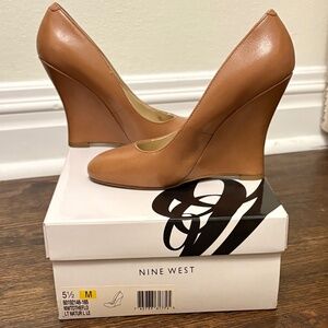 Nine West Light Natural Leather Wedge Heels NWToTheFlo, Size 5.5